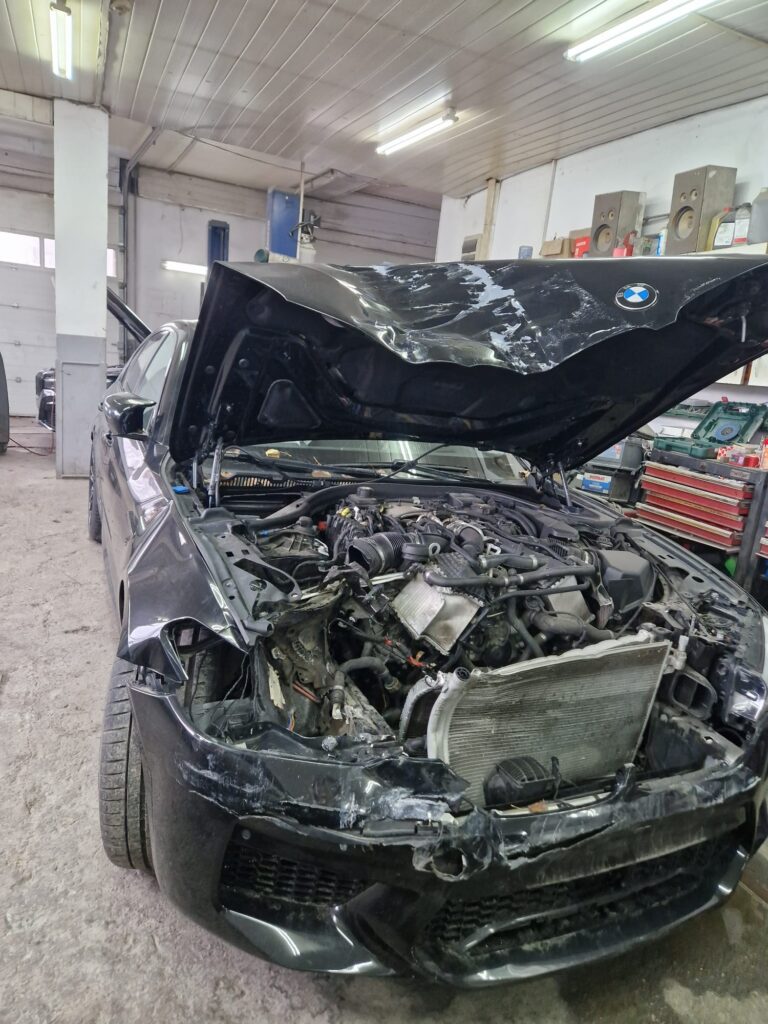 bmw seria 7 dauna fata lovit