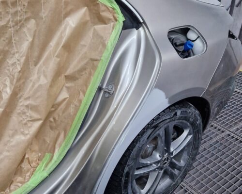 mercedes in lucru lovit