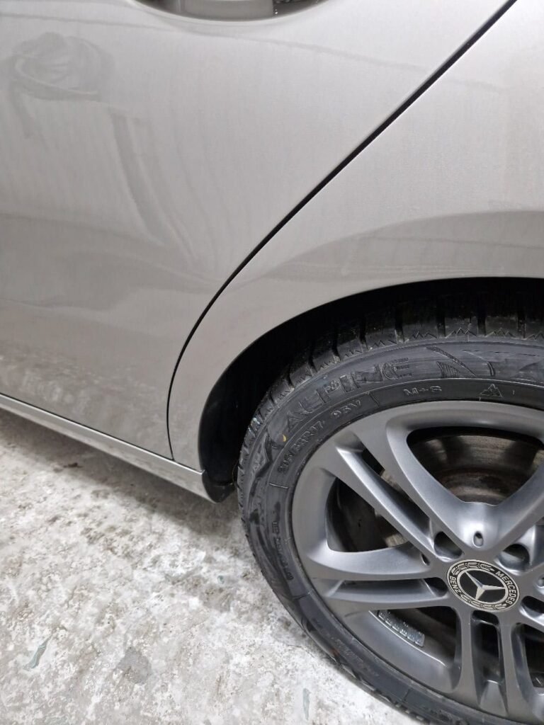 mercedes lovit reparat